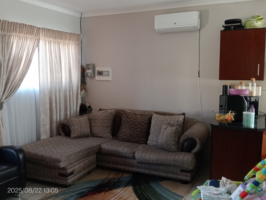 To Let 2 Bedroom Property for Rent in Waterval East North West